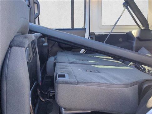 Used 2025 Jeep Wrangler Willys image 22