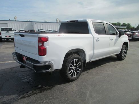 Used 2021 Chevrolet Silverado 1500 LT AWD/4WD image 7