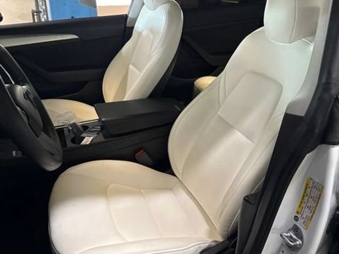 Used 2022 Tesla Model 3 Standard Range RWD image 5