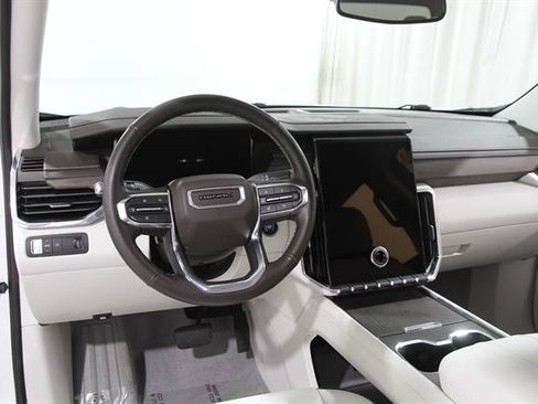 Used 2025 GMC Acadia Denali w/ LPO, Floor Liner Package FWD image 6