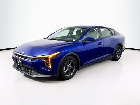 Used 2025 Kia K4 LXS image 3