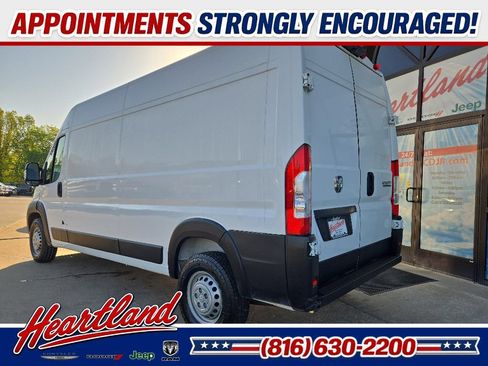 Used 2025 RAM ProMaster 2500 w/ Convenience Group FWD image 7