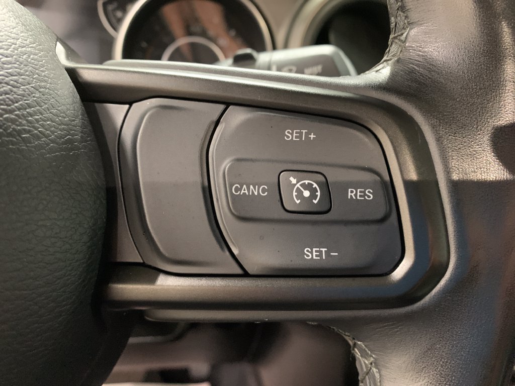 Used 2023 Jeep Wrangler Unlimited Sport AWD/4WD image 11