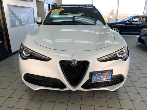 Used 2022 Alfa Romeo Stelvio Sprint image 3