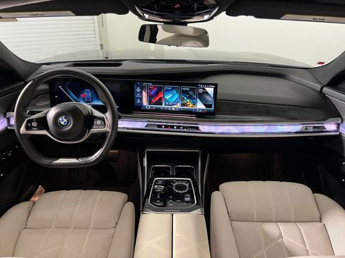 Certified 2024 BMW i7 eDrive50 image 15