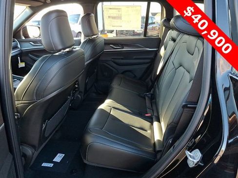 New 2025 Jeep Grand Cherokee Limited w/ Black Appearance Package image 8