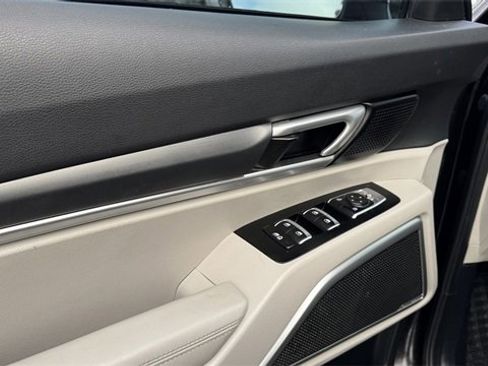 Used 2022 Kia Telluride S image 19