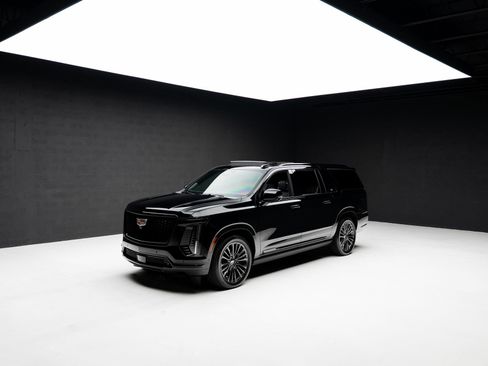 Used 2025 Cadillac Escalade ESV Sport Platinum AWD/4WD image 93