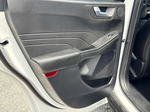 Used 2025 Ford Escape Platinum w/ Premium Technology Package AWD/4WD image 14