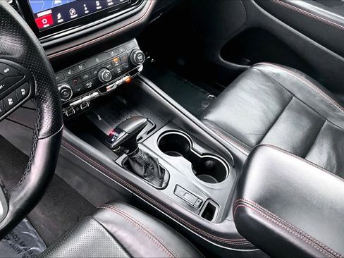Used 2025 Dodge Durango R/T image 17