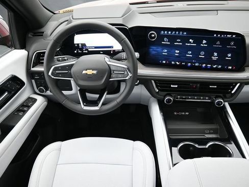 New 2025 Chevrolet Suburban Premier image 26