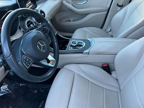 Used 2019 Mercedes-Benz GLC 300 4MATIC image 24