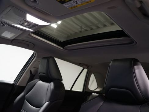 Used 2023 Toyota RAV4 XLE Premium image 33