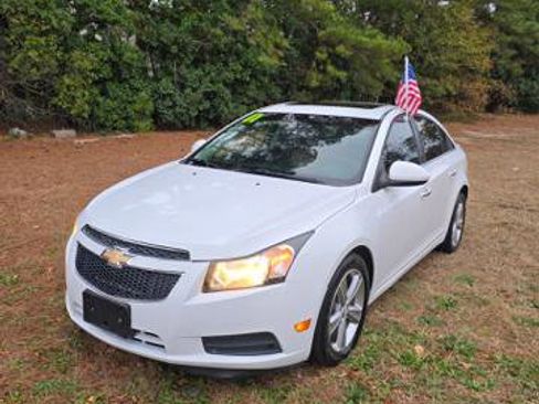 Used 2011 Chevrolet Cruze LTZ image 2