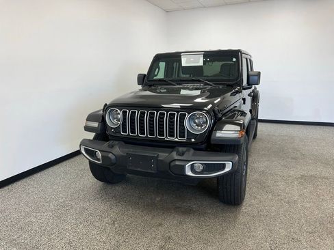 Used 2024 Jeep Wrangler Sahara image 3