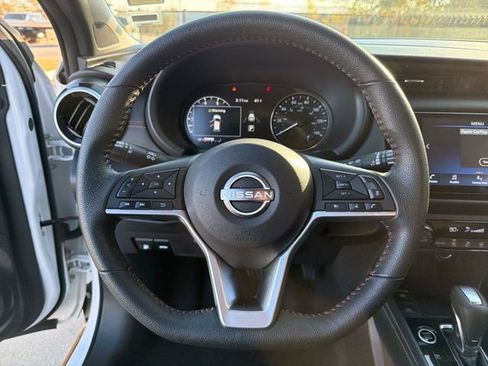 Used 2024 Nissan Kicks SR image 14