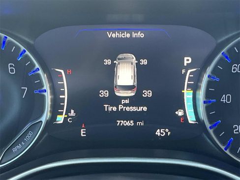 Used 2020 Chrysler Pacifica Touring w/ Tire & Wheel Group image 17