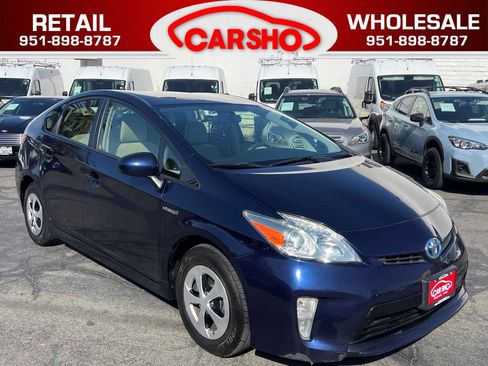 Used 2015 Toyota Prius Two FWD image 1