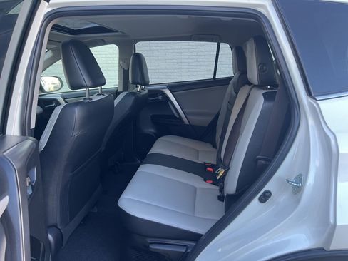 Used 2016 Toyota RAV4 Limited image 13