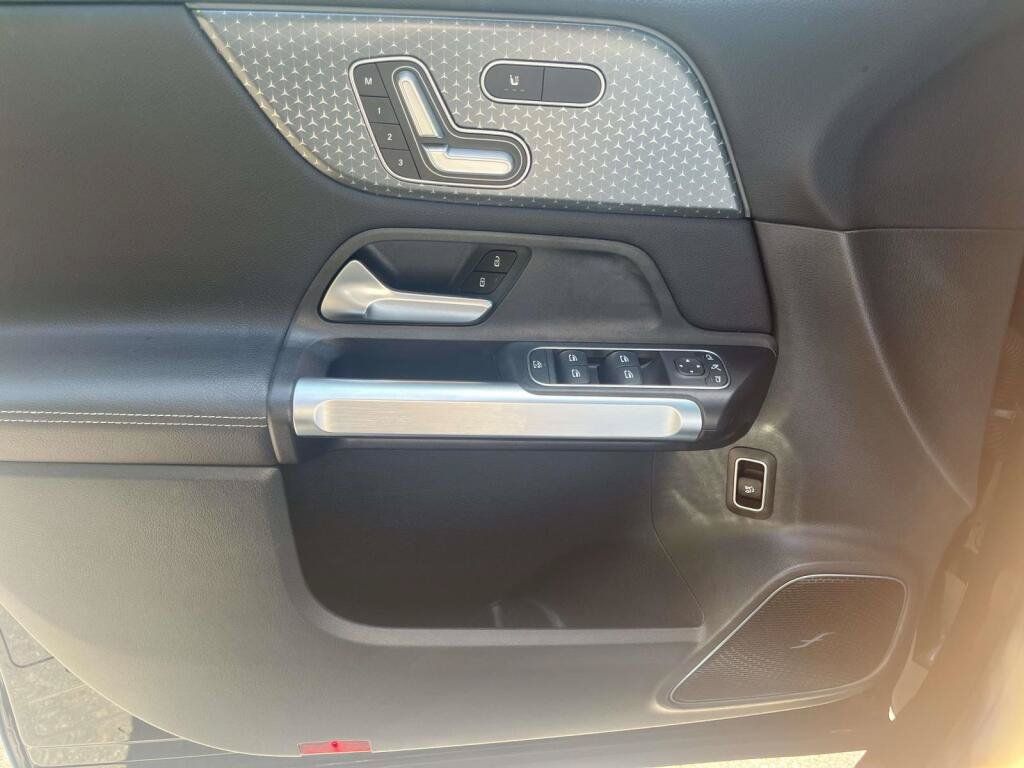 Certified 2024 Mercedes-Benz GLB 250 4MATIC image 30