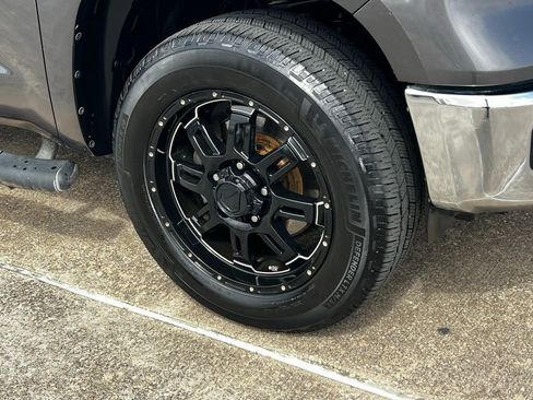 Used 2015 Toyota Tundra SR5 w/ SR5 Upgrade Package image 13