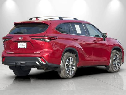 Used 2021 Toyota Highlander XLE