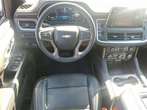 Used 2023 Chevrolet Suburban High Country image 14