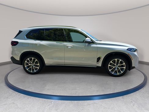 New 2026 BMW X5 xDrive40i AWD/4WD image 4