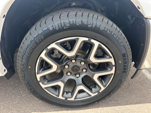 Used 2025 RAM 1500 Laramie AWD/4WD image 9
