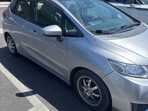 Used 2017 Honda Fit LX image 3