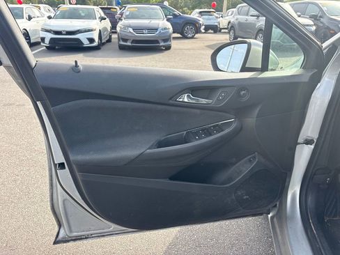 Used 2019 Chevrolet Cruze LS FWD image 10