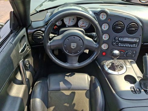 Used 2004 Dodge Viper SRT-10 RWD image 16
