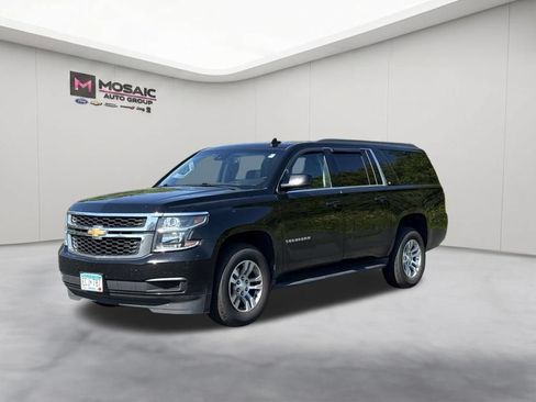 Used 2018 Chevrolet Suburban LT AWD/4WD image 4