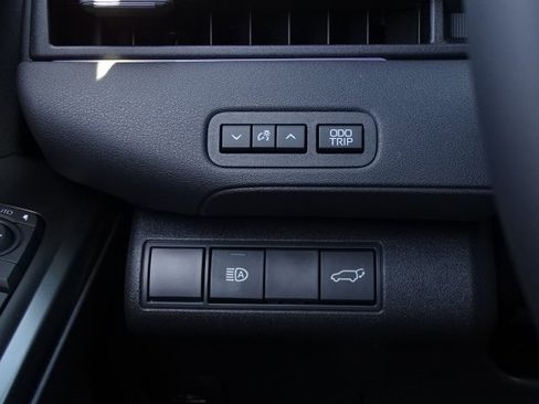 New 2026 Toyota C-HR AWD/4WD image 31
