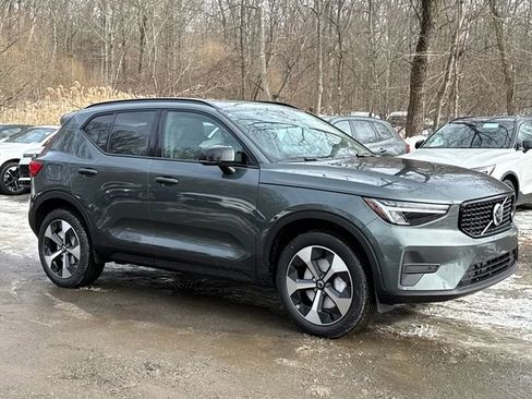 New 2026 Volvo XC40 B5 Core w/ Protection Package Premier AWD/4WD image 2