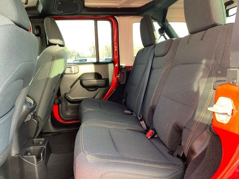 Used 2025 Jeep Wrangler Sport S image 24