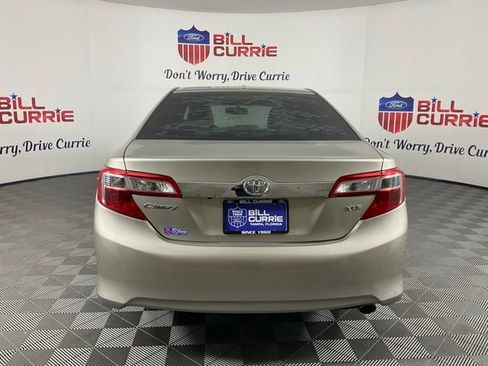 Used 2013 Toyota Camry XLE w/ Leather Pkg image 4