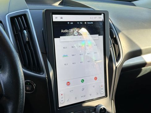 Used 2023 Ford Edge SEL image 14