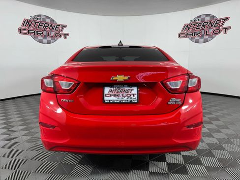 Used 2018 Chevrolet Cruze LS image 6