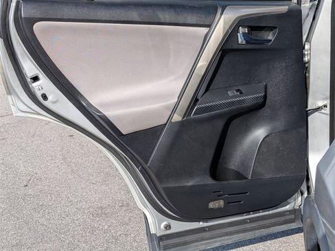 Used 2015 Toyota RAV4 XLE image 25