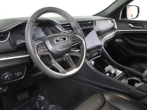 Used 2024 Jeep Grand Cherokee Limited w/ Luxury Tech Group II AWD/4WD image 32