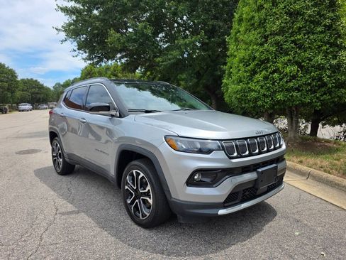 Used 2022 Jeep Compass Limited AWD/4WD image 7