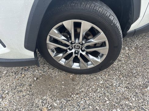 Used 2019 Toyota RAV4 Limited w/ Advanced Technology Package FWD image 13