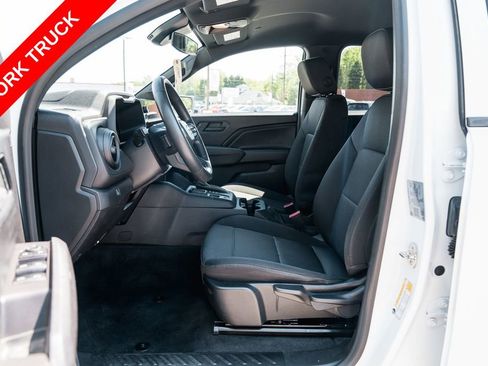 Used 2023 Chevrolet Colorado W/T RWD image 23