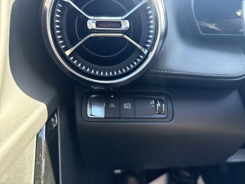 Used 2025 Chevrolet Equinox LT w/ Safety and Technology Package image 18