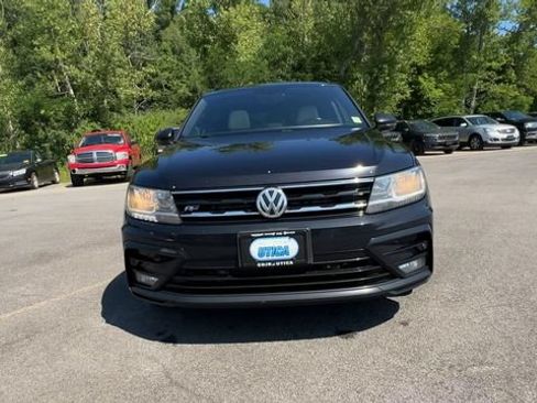 Used 2021 Volkswagen Tiguan SE R-Line AWD/4WD image 3