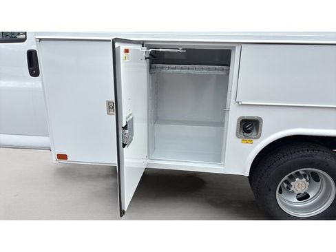 New 2025 Chevrolet Express 3500 w/ Power Convenience Package image 16