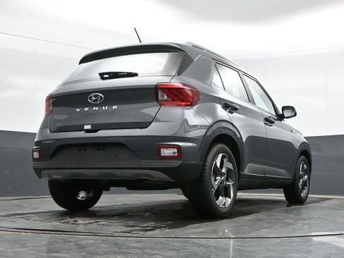 Used 2025 Hyundai Venue SEL FWD image 38