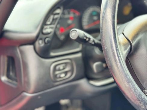 Used 2004 Chevrolet Corvette Convertible w/ Preferred Equipment Group image 12