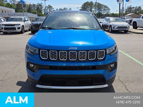 Used 2024 Jeep Compass Limited AWD/4WD image 3